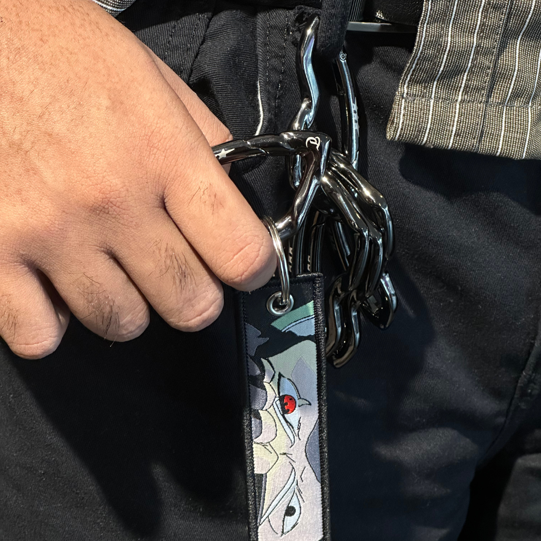 TOTEALLY CARABINER