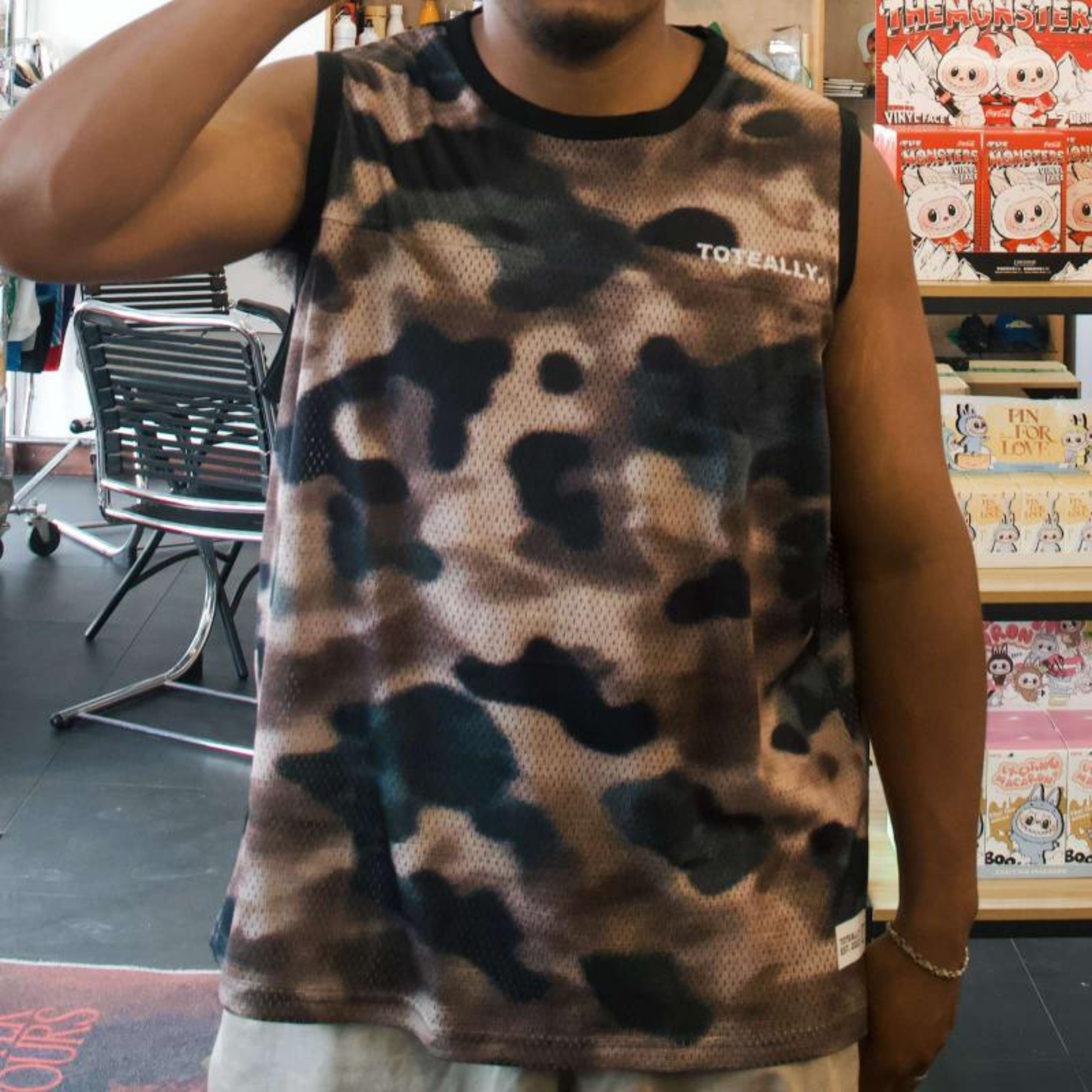 TOTEALLY CAMO VEST