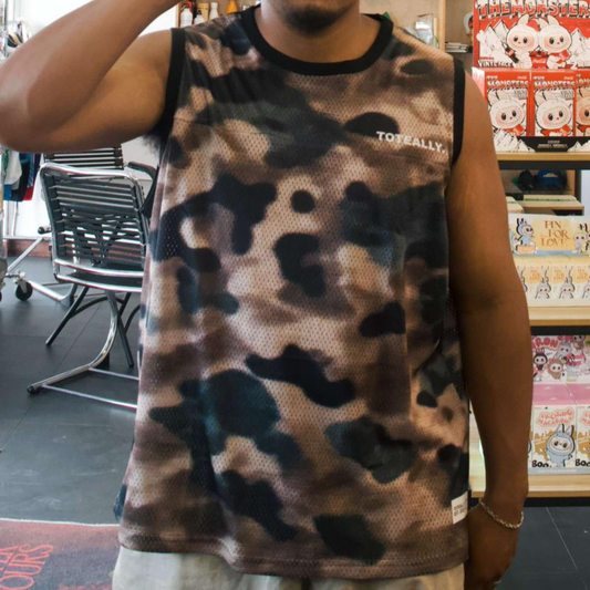 TOTEALLY CAMO VEST