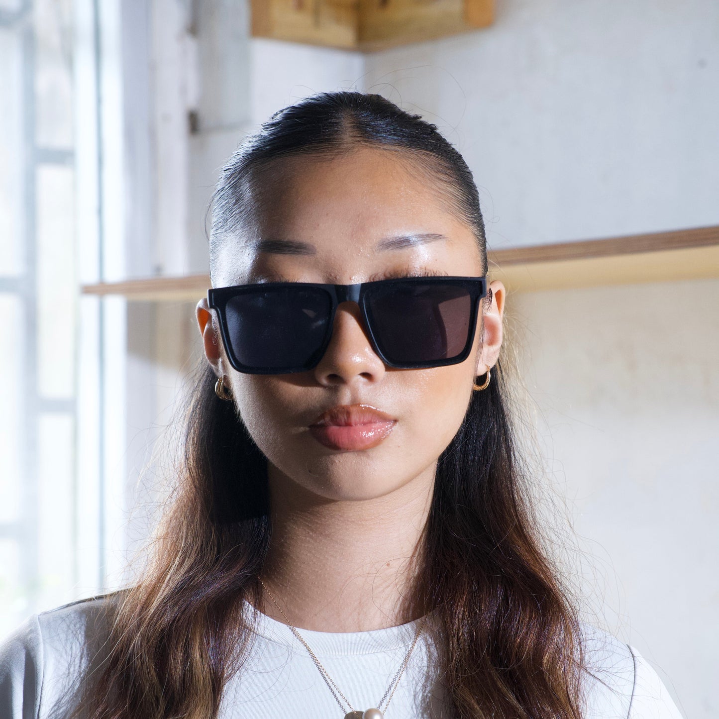 LARGE BLACK FRAMES