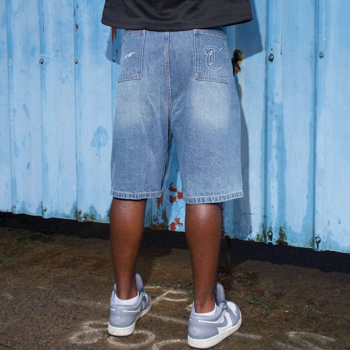 TOTEALLY LIGHT WASH JORTS