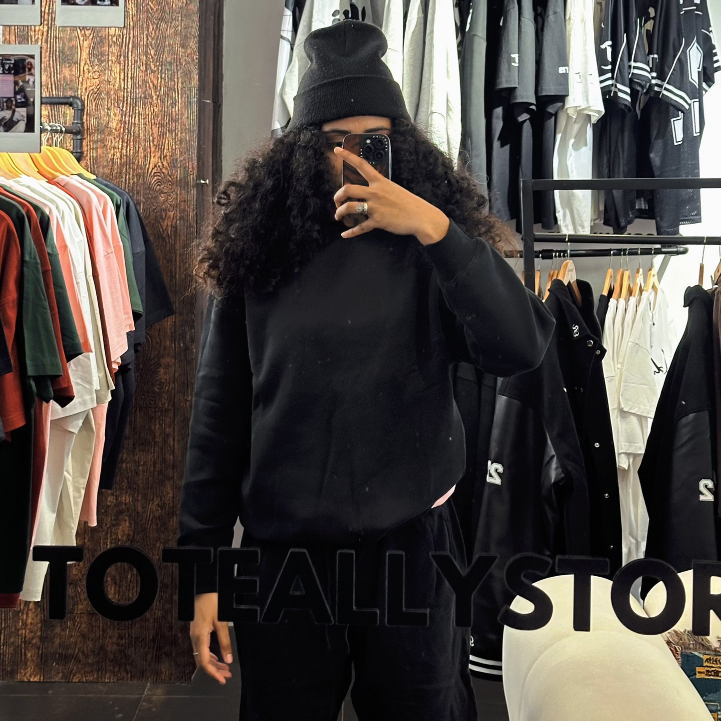 BLACK SWEATER
